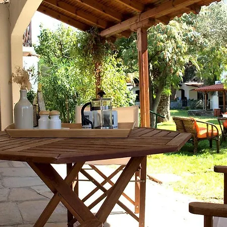#flh - Beachfront House - Mikiverna *